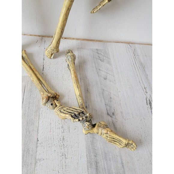 Vintage Paper magic 1998 AS IS animated skeleton Halloween hanging prop decor - Picture 4 of 16